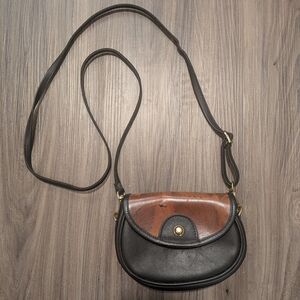 CL Whiting Leaf Learher Crossbody Bag